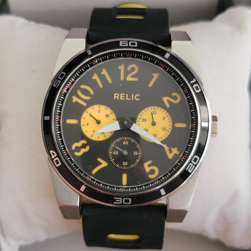 Vintage Relic ZR-15568 Mens Watch Steel Case Black Yellow Dial Silicone Strap